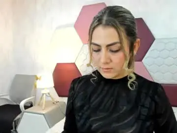 Ariarous  live sex cam