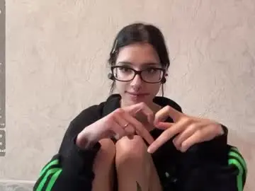 Hanna3mominty  live sex cam