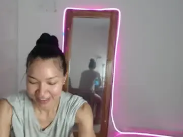 Natzumi_mcqueen  live sex cam