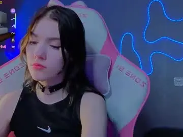 Sophie_nomenal_  live sex cam