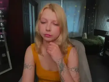 Yourlovelyeve  live sex cam