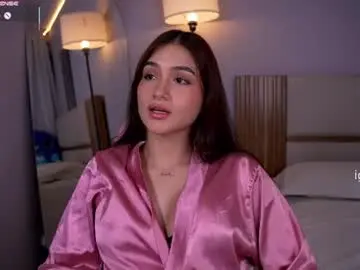 Annyhizzle  live sex cam