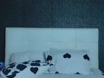 Ashleyetthen  live sex cam