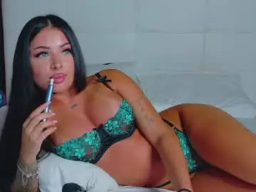 Ashleyetthen  live sex cam