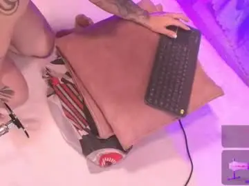 Dakotaa_hot  live sex cam