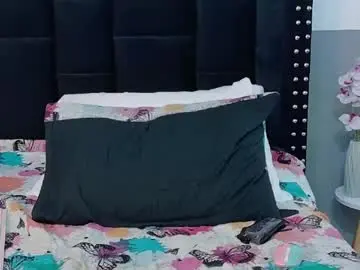 Ebonycoworker  live sex cam