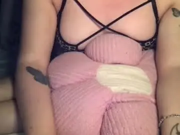 Femmefatalebabe  live sex cam