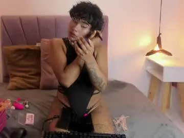 Naomy__smith__  live sex cam