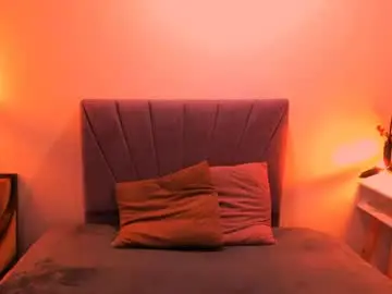 Naomy__smith__  live sex cam