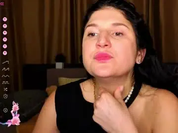 Alianna_solo_kiss  live sex cam
