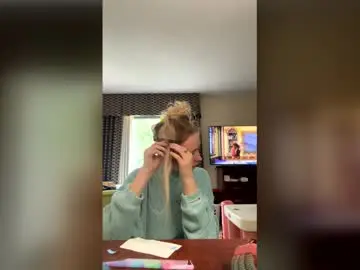 Buggggy5  live sex cam