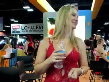 Lexi_luv  live sex cam
