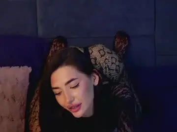 Nyxie_love  live sex cam