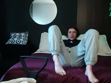 Pretty_cristal22  live sex cam