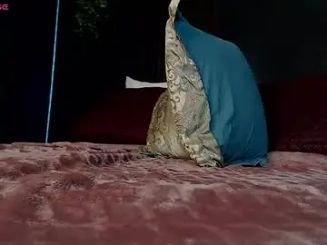 Pretty_cristal22  live sex cam