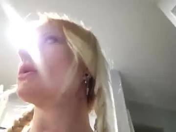 Yournakedvalentine  live sex cam