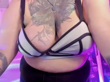 Alicebrinck  live sex cam