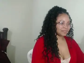 Carmellovekisses  live sex cam