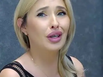 Issasmyth  live sex cam