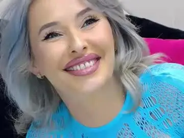 Issasmyth  live sex cam