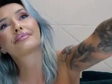 Issasmyth  live sex cam
