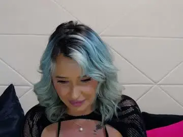 Issasmyth  live sex cam