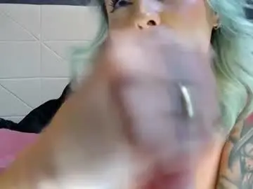 Issasmyth  live sex cam