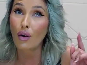 Issasmyth  live sex cam