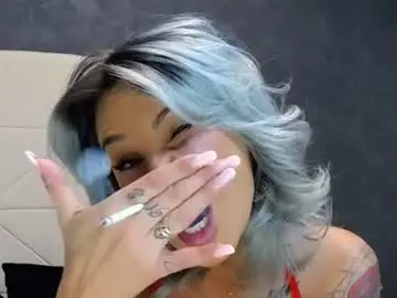 Issasmyth  live sex cam