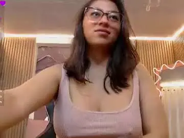 Jenaye_tay  live sex cam