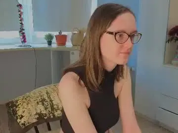 Trishdelafontaine  live sex cam