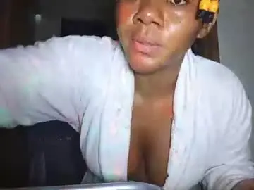 Tyraalinda  live sex cam