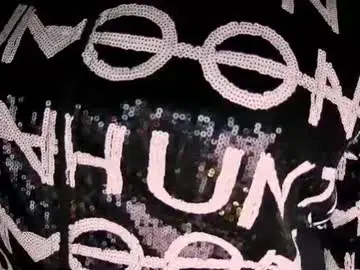 Beverlyqcynia  live sex cam