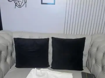 Bonny_petite  live sex cam