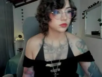 Violetacrow  live sex cam