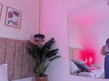 Carolinerossy  live sex cam