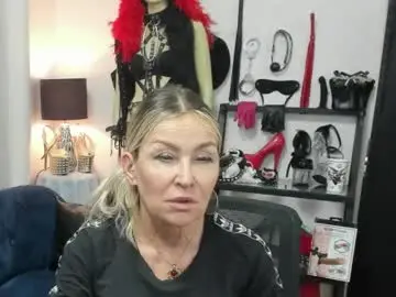 Crystalxohotty  live sex cam