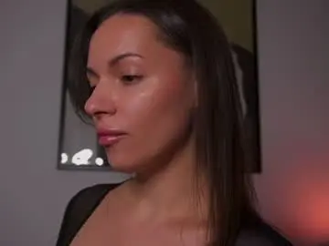 Qwellq  live sex cam