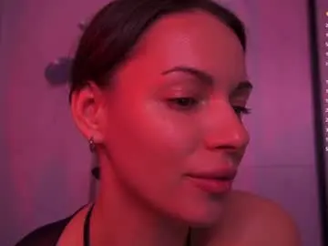 Qwellq  live sex cam