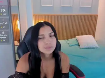 Tatigold2  live sex cam