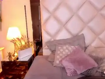 Diva_curvi  live sex cam