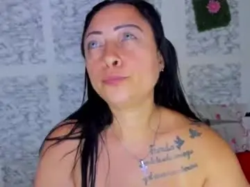 Julybravo  live sex cam