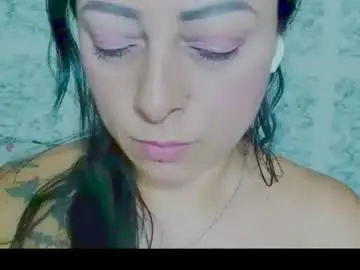 Julybravo  live sex cam