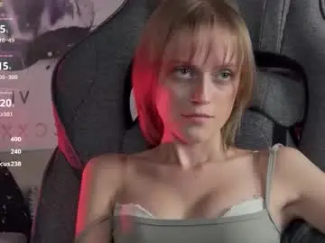 Kiramontoyaa  live sex cam