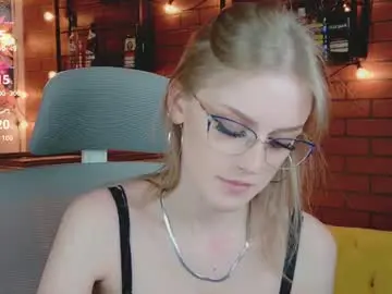 Kiramontoyaa  live sex cam