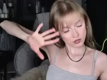 Kiramontoyaa  live sex cam