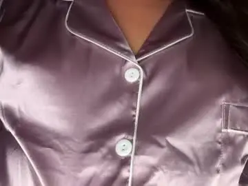 Ladybird21  live sex cam