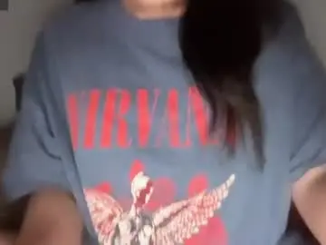 Ladybird21  live sex cam