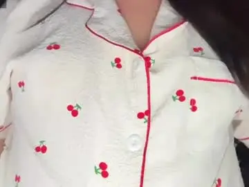 Ladybird21  live sex cam
