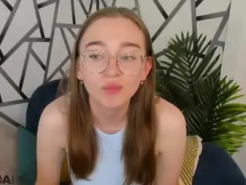 Lucyy_green  live sex cam
